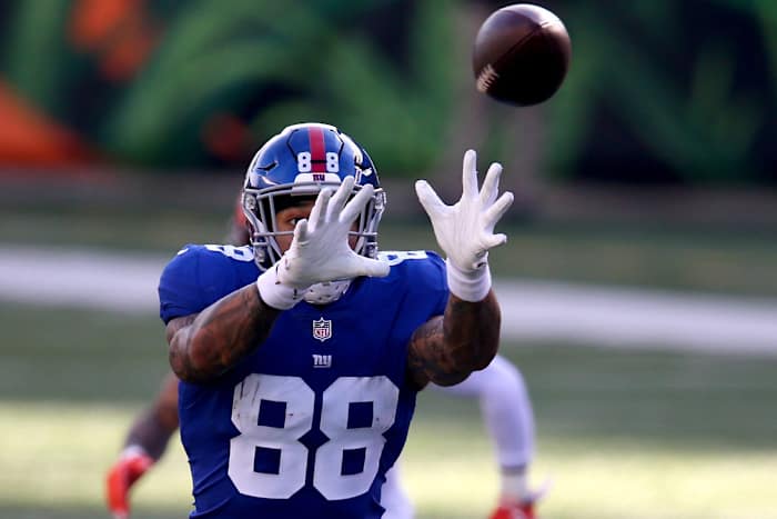 New York Giants tight end Evan Engram (88) completes a catch in the first quarter during an NFL Week 12 football game against the Cincinnati Bengals, Sunday, Nov. 29, 2020, at Paul Brown Stadium in Cincinnati. New York Giants At Cincinnati Bengals Nov 29
